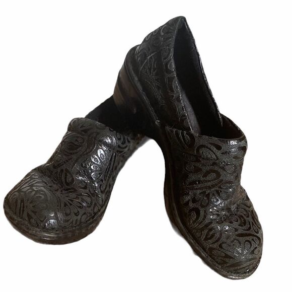 BOC Embossed Peggy Black Comfort Clogs 6 - Picture 1 of 5
